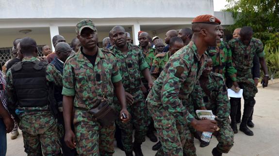 Militares sublevados en Costa de Marfil.