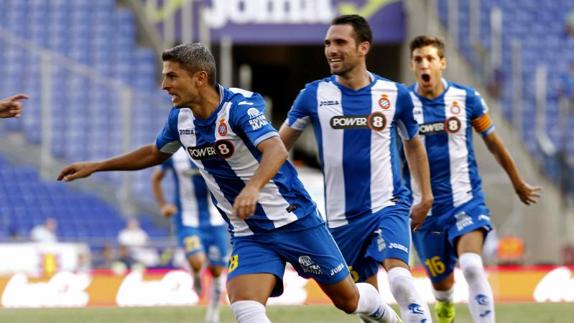 Los jugadores del Espanyol celebran un gol. 