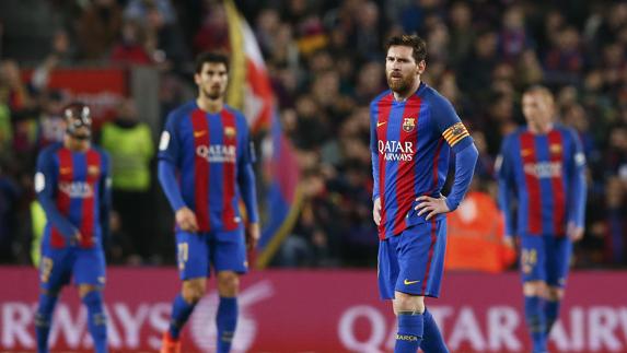 Los jugadores del Barça, tras el gol encajado ante el Leganés. 