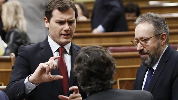 Albert Rivera junto al diputado de Ciudadanos Juan Carlos Girauta.