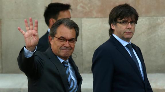 Carles Puigdemont y Artur Mas.