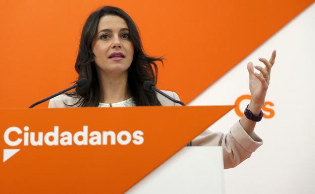 Inés Arrimadas, durante la rueda de prensa que ha ofrecido hoy tras la reunión de la Ejecutiva del partido. 