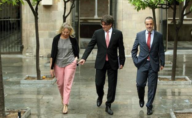 Neus Munté, Carles Puigdemont y Joan Vidal de Ciurana.