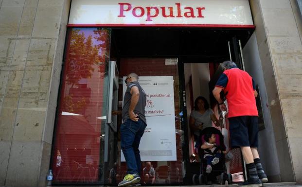 Sucursal del Banco Popular. 