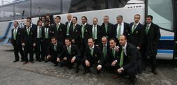 La expedición racinguista, instantes antes de partir hacia Getafe. / SANE