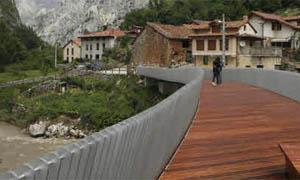 Nueva pasarela sobre el Deva