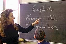 Los directores de Infantil y Primaria atienden a la exposición del Plan de Inmersión Lingüística. ::                             ROBERTO RUIZ