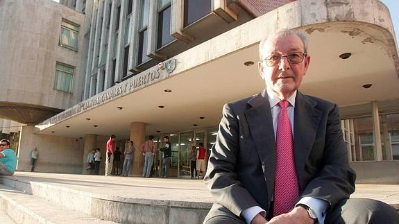 Premio para el ingeniero del Teleférico de Fuente-De y el Mercado de Ganados