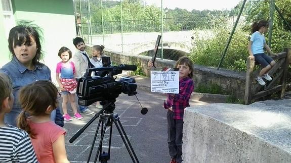 El colegio público concluye el programa 'El Castañal va de cine'