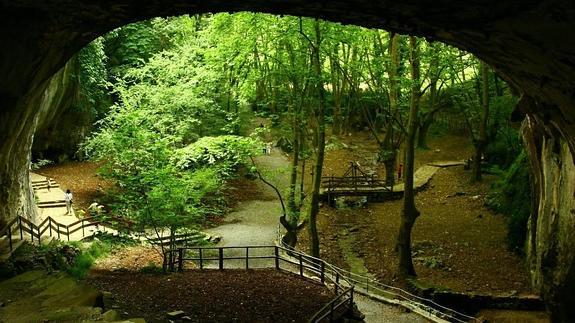 Entrada a la cueva de Zugarramurdi.