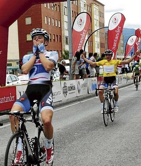 Molly vence en Muriedas por delante de Barceló, ganador final.