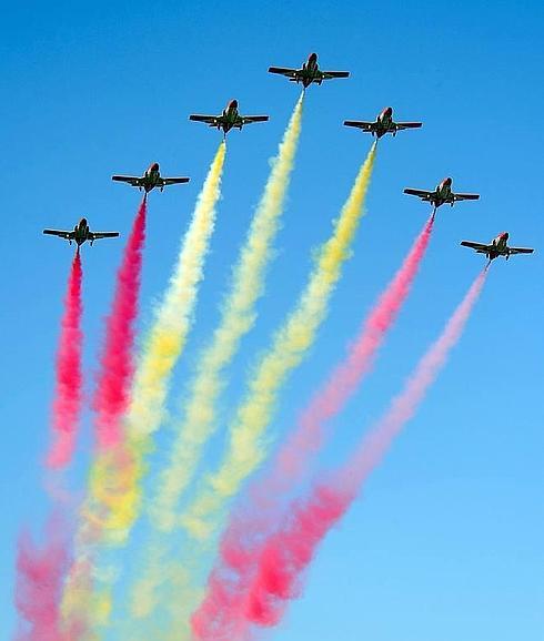 La patrulla Águila dibujará la bandera de España en el cielo de Santander.