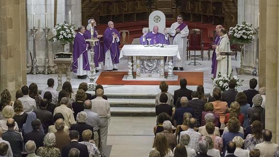 Centenares de personas se despiden de Casado Soto en la Catedral