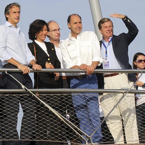 Ana Botín visita el Mundial de Vela