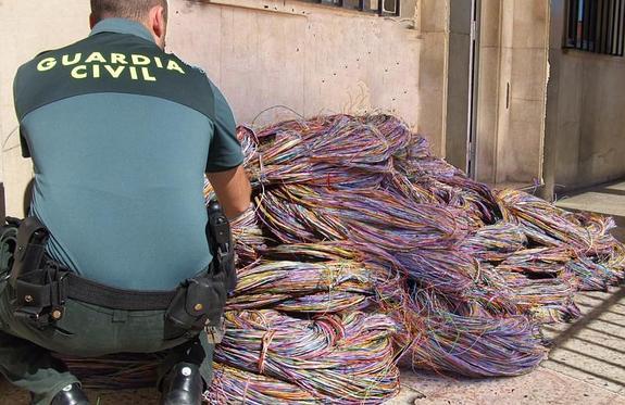 Desarticulan una banda que robó 50.000 kilos de cable de cobre en Cantabria