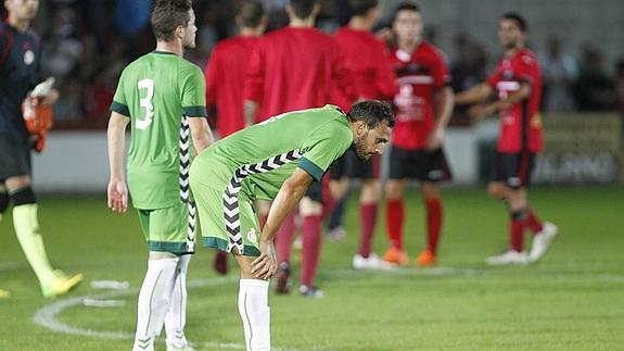 Las caras de los verdiblancos reflejan el 'esperpento' de partido.