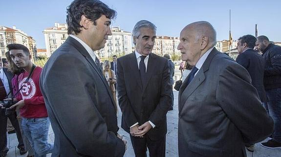 Jaime González reclama una mejora ferroviaria tras asumir la presidencia del Puerto