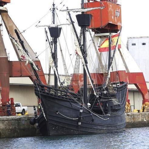 La Nao Victoria atraca en Santander