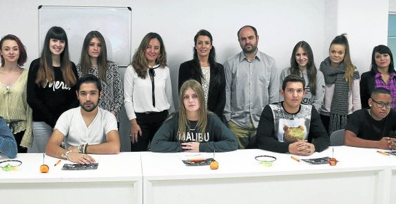 Los estudiantes del Centro Puente visitaron las instalaciones del Grupo Clave 