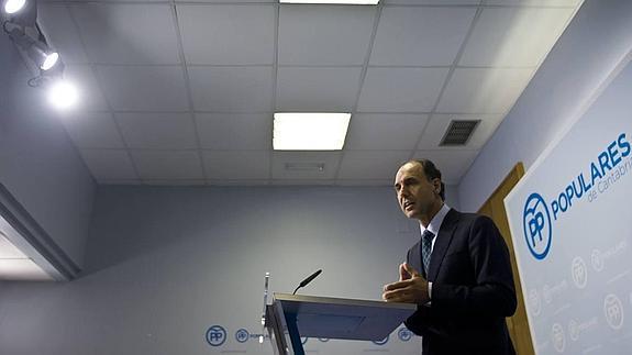 Diego presume de que la rebaja de impuestos que los ciudadanos verán este mes se debe al PP