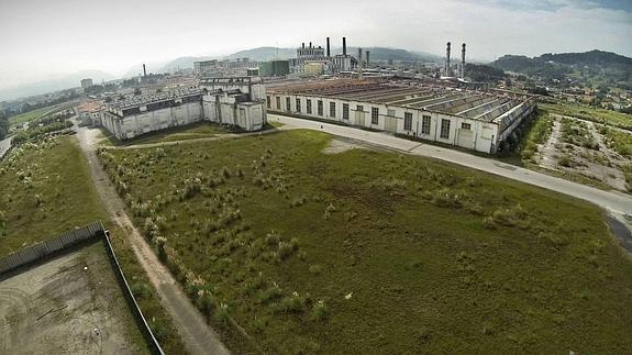 Vista aérea de las instalaciones de Sniace en Torrelavega.