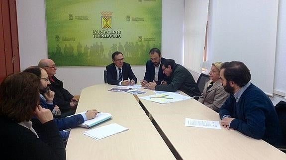 Reunión entre vecinos y Ayuntamiento