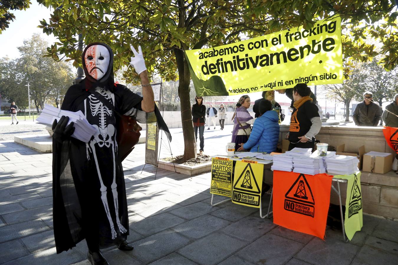 La Asamblea Contra la Fractura Hidráulica de Cantabria, en un acto en Santander