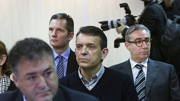 Urdangarin, Torres y Matas, heridos de muerte tras una semana del juicio de Nóos