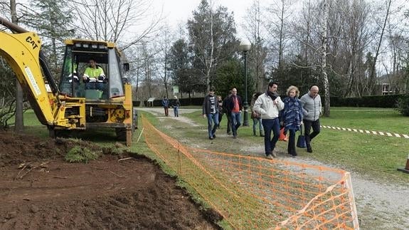 Las obras buscan mejorar los espacios degradados de las márgenes del río Besaya entre Cartes y Santiago de Cartes.