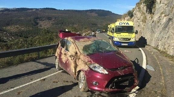 Estado en el que quedó el coche tras el accidente.