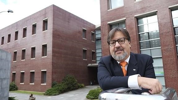 El candidato a rector de la UC, Pablo Coto.