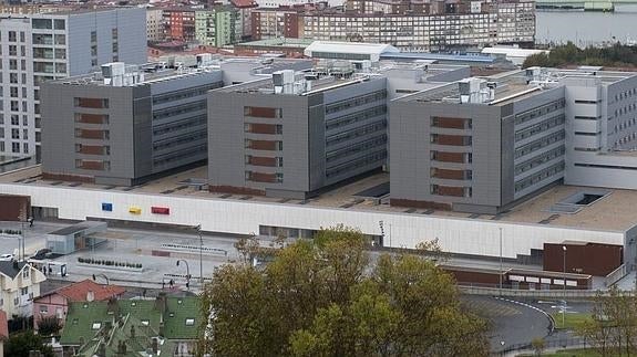 Imagen de las tres torres del nuevo Hospital Valdecilla.