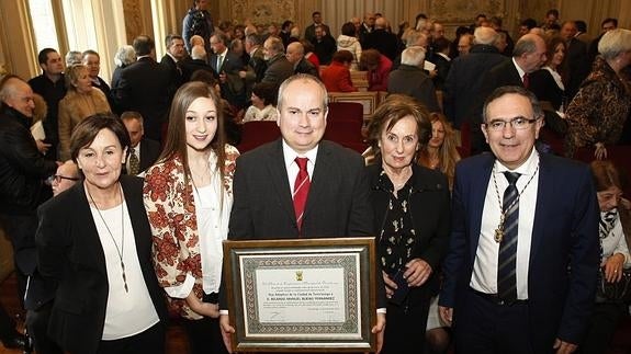 Torrelavega nombra Hijo Adoptivo a Ricardo Bueno a título póstumo