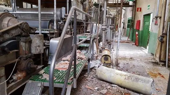Imagen actual de cómo se encuentra la fábrica de Sniace por dentro.