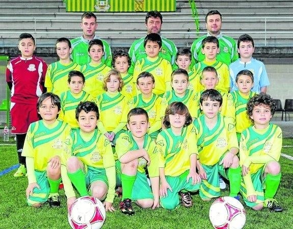 De izquierda a derecha y de arriba abajo, Jony, Joaqui y Vicent (los técnicos), Gabriel, Adrián, Beltrán, Dani, Alonso, Óscar, Juan, David, Álex, Carlos, Pablo, Asier, Ivi, Noriega, Ángel, Iker, Adri, Mario, Hugo y Diego.