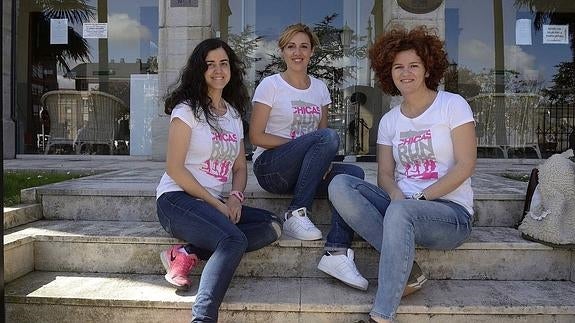 La idea parte de las vecinas de Suances Vanesa García, Beatriz Cobo y Verónica del Pozo.