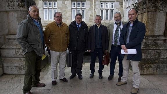 Los representantes de las comunidades afectadas se han reunido en Santander