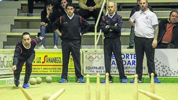 El equipo titular de Puertas Roper durante la ausencia de Rubén Haya. De izquierda a derecha, Cagigas, Ocejo, Rodríguez y García. ::