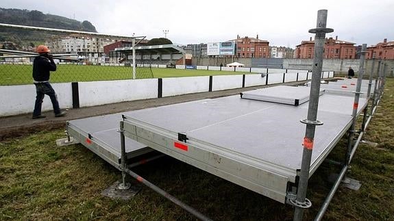 El estadio de ‘Les Caleyes’ busca superar el domingo lo que el pasado año ocurrió con la visita del Oviedo en el que las gradas supletorias albergaron a 3.000 aficionados.