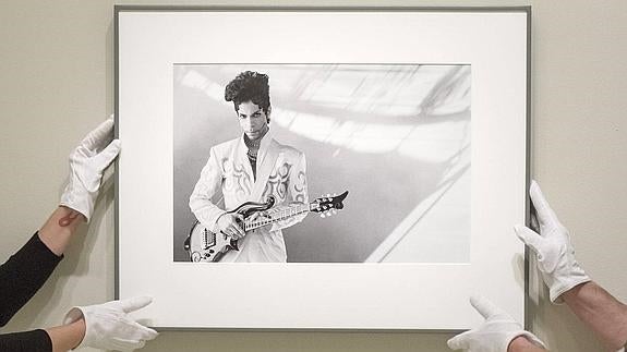 La National Portrait Gallery de Washington cuelga el retrato de Prince que hizo el fotógrafo Lynn Goldsmith.