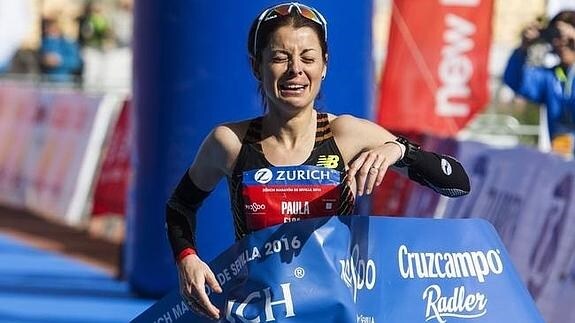 Paula González ganó el Maratón de Sevilla, lo que le dio el billete olímpico.
