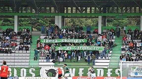 Los ferrolanos apoyaron al Racing hace dos años en A Malata.