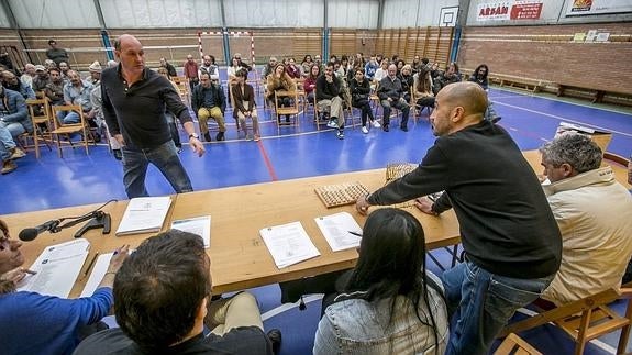 Momento del sorteo de puestos de trabajo que han quedado finalmente anulados