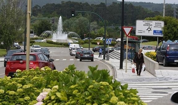 El equipo de gobierno estudiará medidas que ayuden a descongestionar el tráfico en la glorieta de la Inmobiliaria