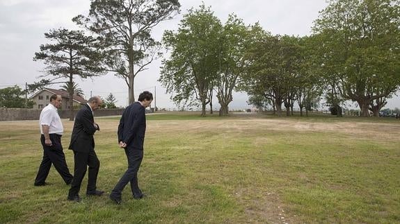 Mazón durante su visita a los terrenos rehabilitados