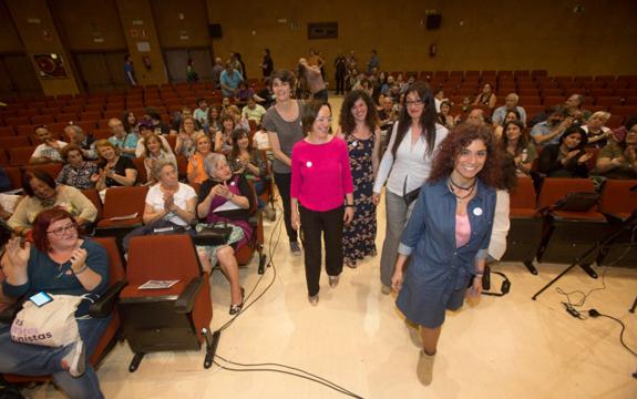 Las mujeres acapararon los focos en el primer gran acto electoral de Unidos Podemos en Cantabria. 