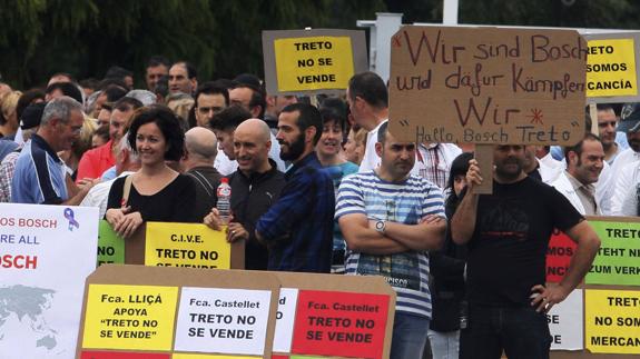 Una movilización de los trabajadores de la fábrica de la multinacional alemana en Treto. 