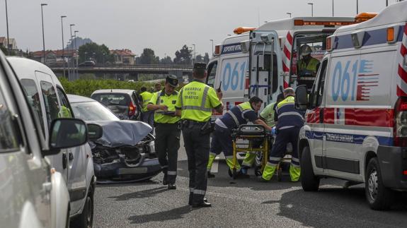 La peor parada del accidente fue la conductora, involuntaria ‘kamikaze’ en la A-67. 