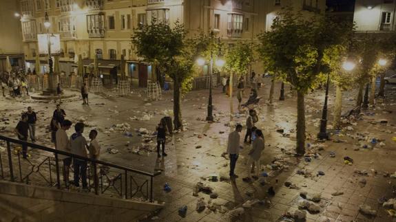 Así queda Cañadío después de una noche de fiesta.