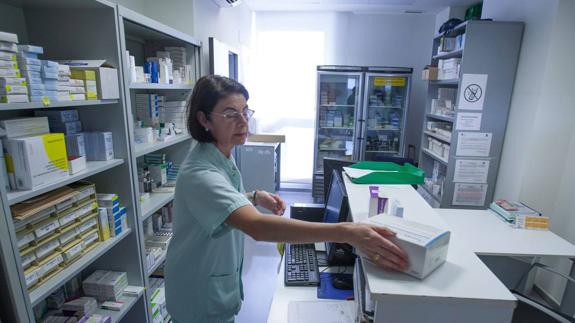 Dispensario de medicamentos en el Hospital Valdecilla.